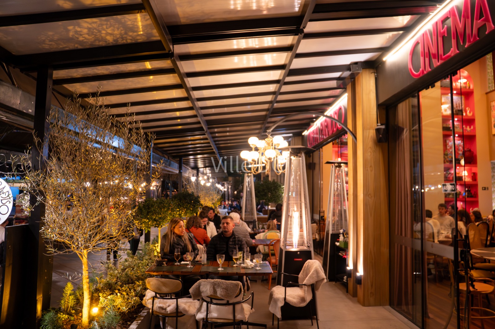 Cobertura para restaurantes no inverno: como transformar áreas externas em espaços lucrativos o ano inteiro